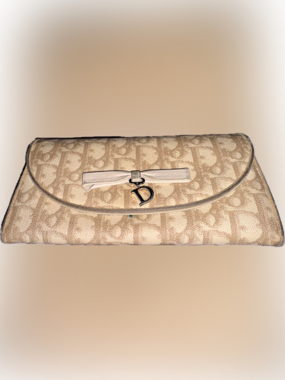Dior Beige Monogram Clutch with Bow and 'D' Charm - Picture 2 of 12